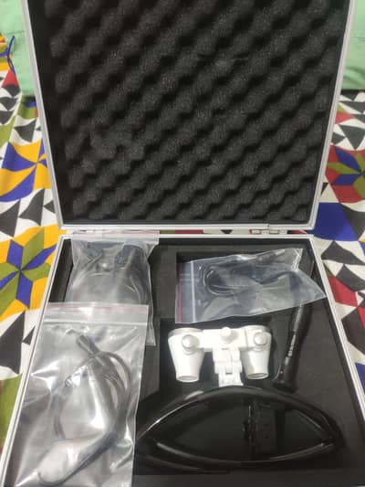 Dental Loupes 3.5X magnification , Range 420 mm (Price 12500)