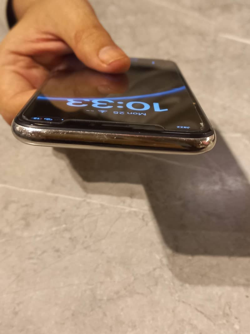 Apple iPhone X 6