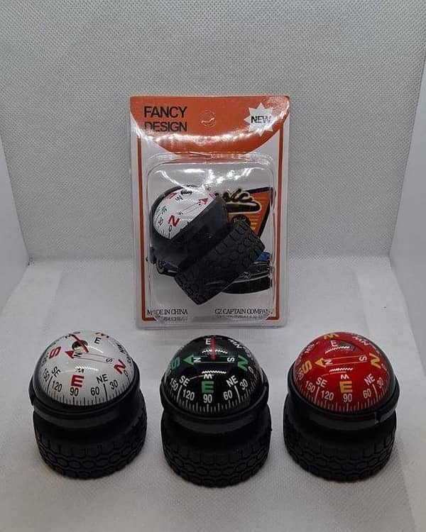 Car Compass Ball, Round Car Compass with Bottom Stick, Dash Mount Compass Ball, Navigation Hiking Direction Pointing Guide Ball Universal Car Accessories for Car Boat