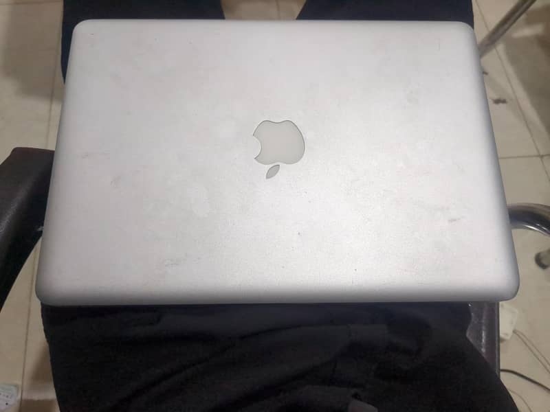 mackbook pro 2010 simple version 0