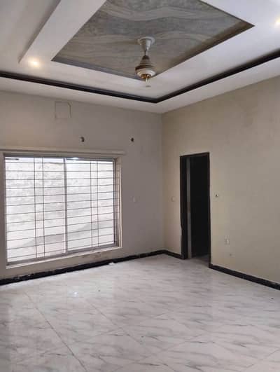 10 marla 2 nd floor hot location