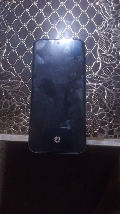 Infinix Note edge hai mobile ok hai 11.5 month ke warranty ka sat hai