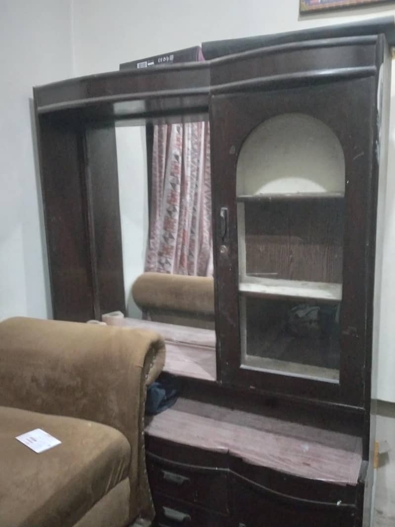 Used dressing table 1