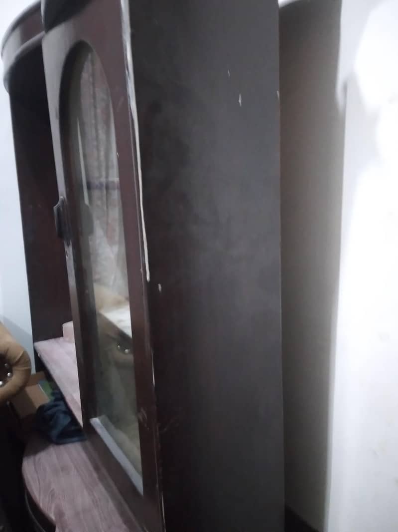 Used dressing table 4