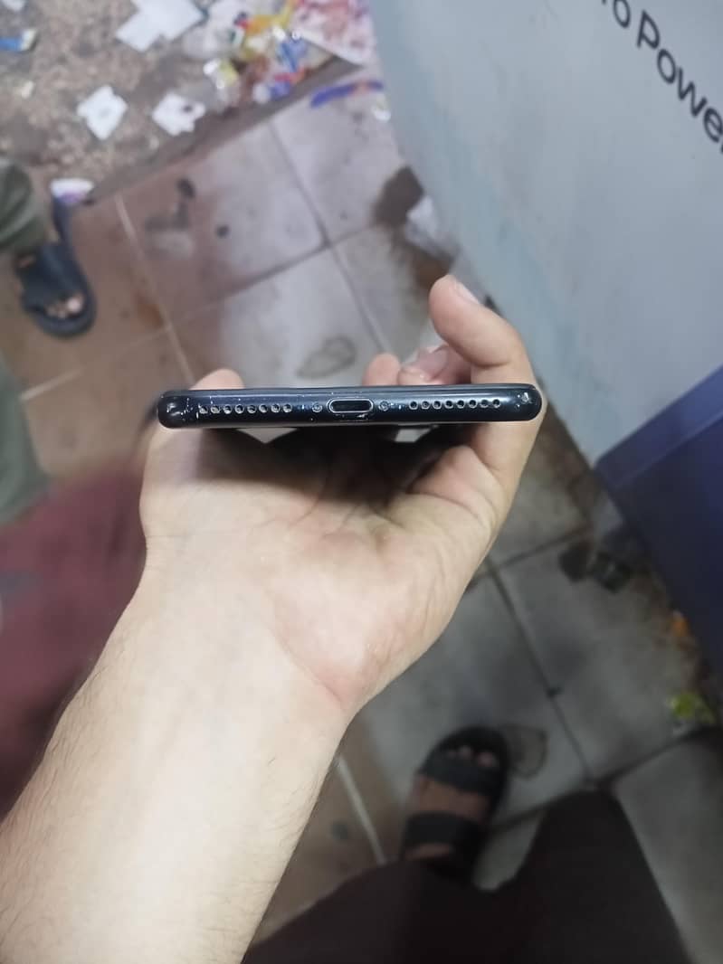 Apple iPhone 7 Plus 4