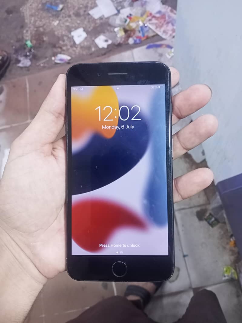 Apple iPhone 7 Plus 8
