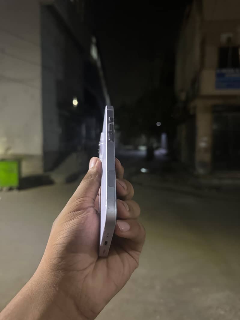 iPhone 14(jv) 4