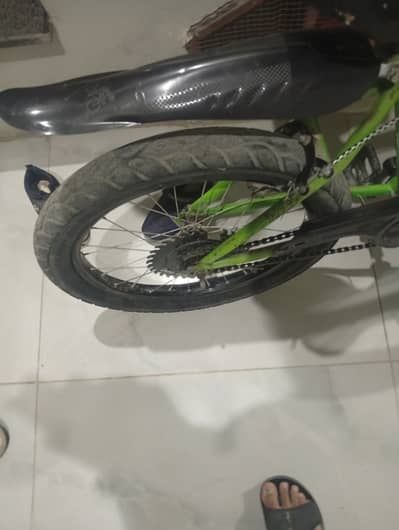 cycle used condition 10/9 green pakistani cycles with thick tyres