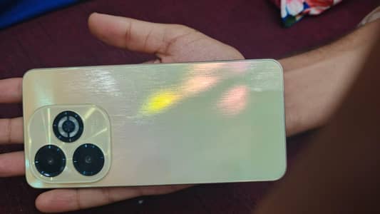 Infinix smart 8 plus 4/64  10by 10 condition complete saman