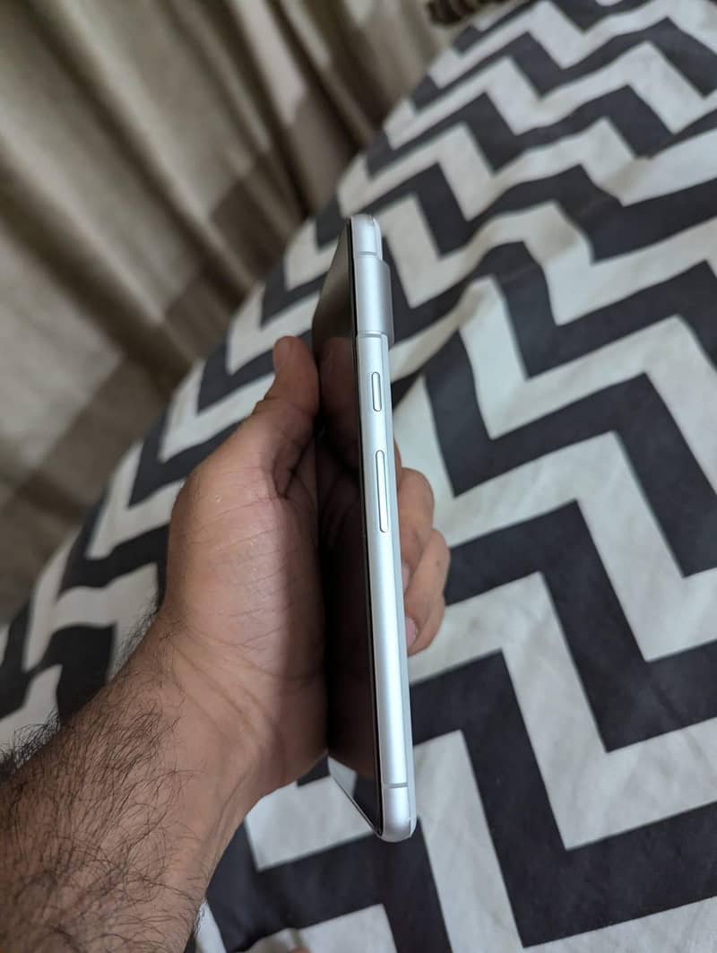 Google Pixel 7 5