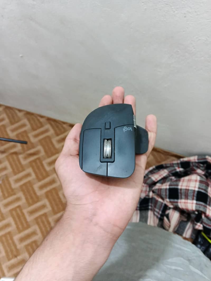 Logitech MX Master 3 Wireless Mouse 3