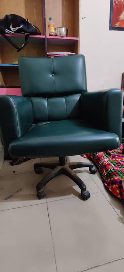 Office Executive chair for sale in Lahore