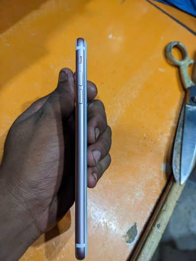 Apple iPhone 7 Plus non pta factory unlock sim chal rahi ha 128 gb all