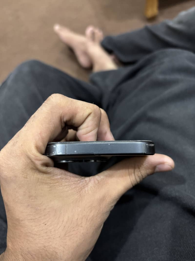 iPhone 15 pro 2
