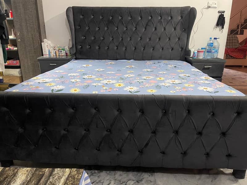 Bed with side tables 1
