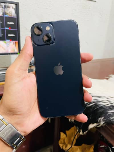 Apple iPhone 13