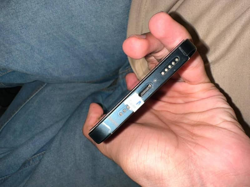 IPHONE 13 8