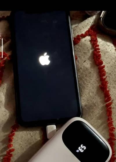 iPhone 11 or iPhone Xs Dono iCloud lock h Baki All ok plz read the add