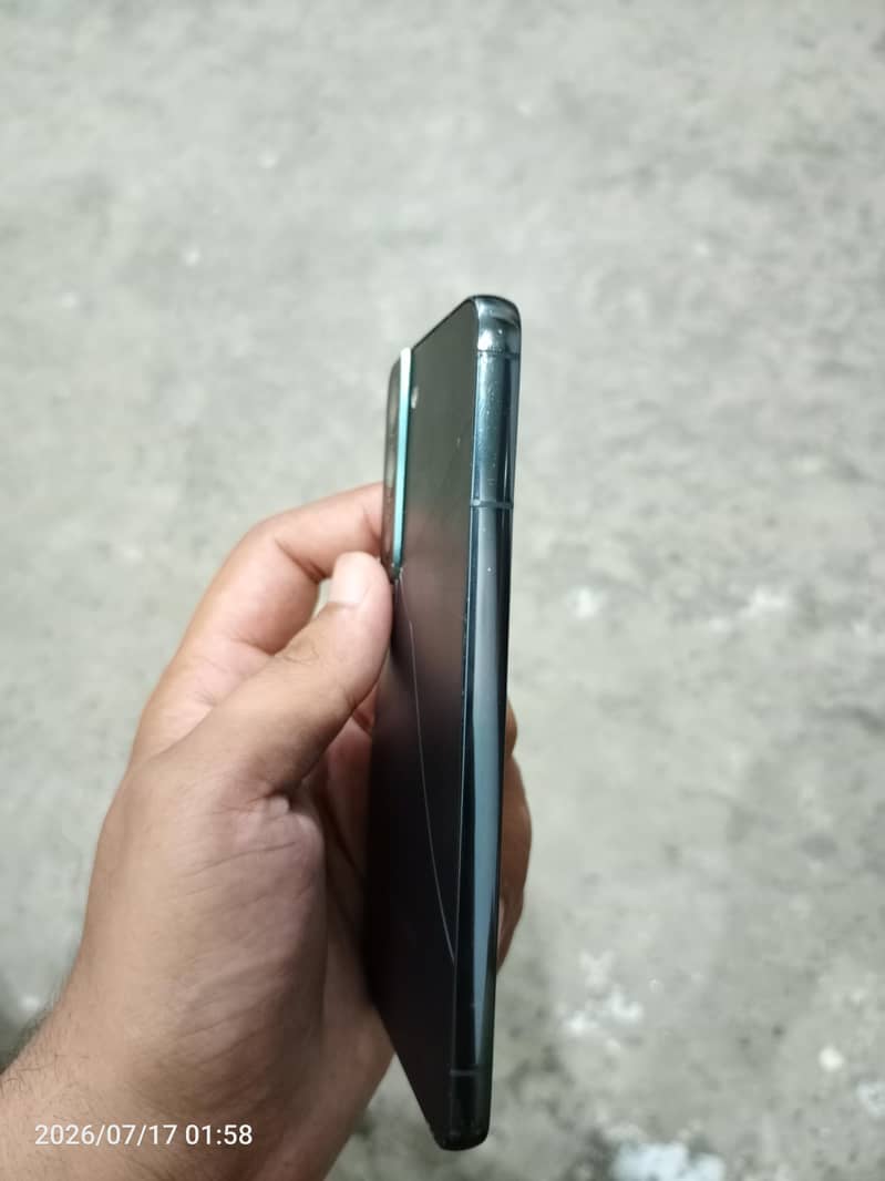 Samsung Mobile S22 5g 8