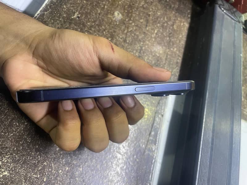 Apple iPhone 15 Pro 3