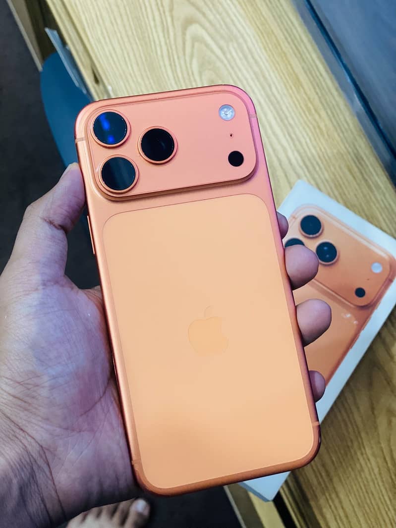 Apple iPhone 17 Pro Max 1