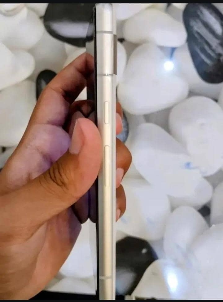 Google Pixel 7a 4