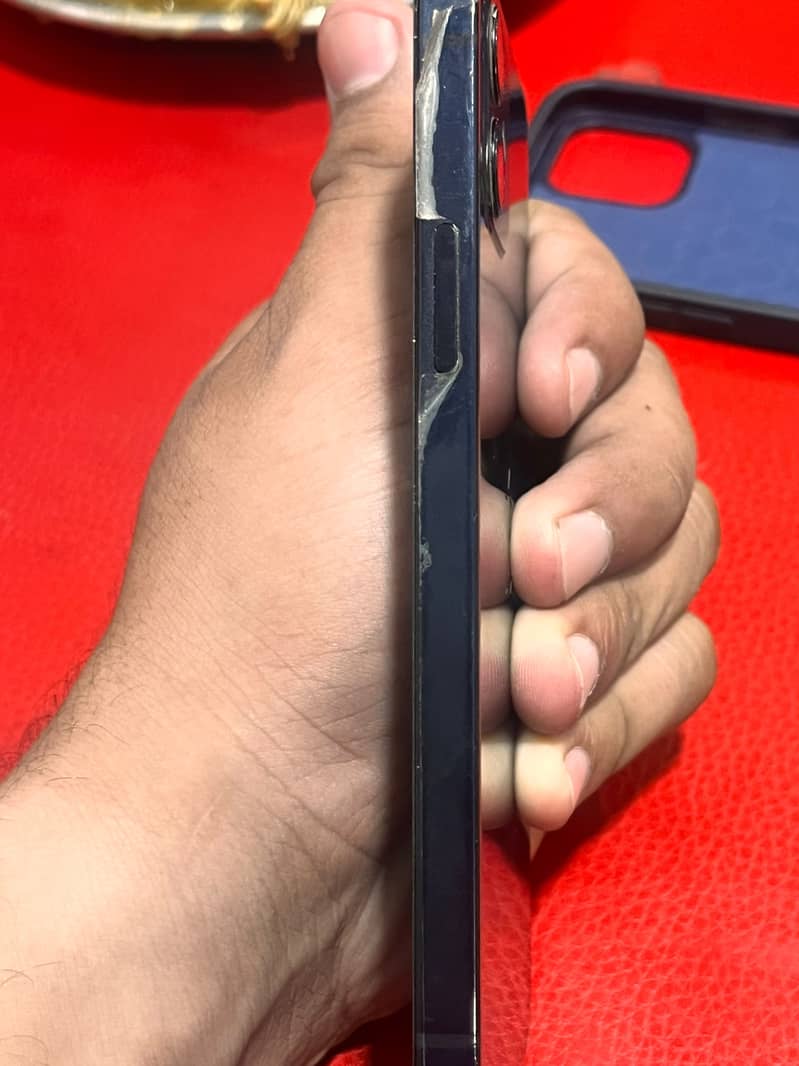 Apple iPhone 12 3