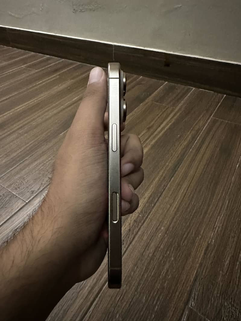 iphone 16 pro 1