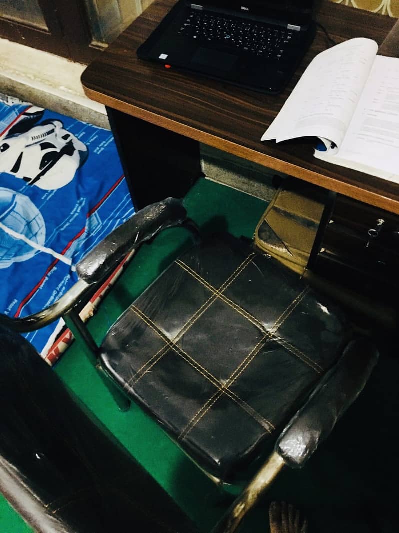 Study table and chair 3