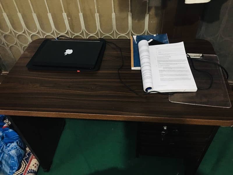 Study table and chair 4