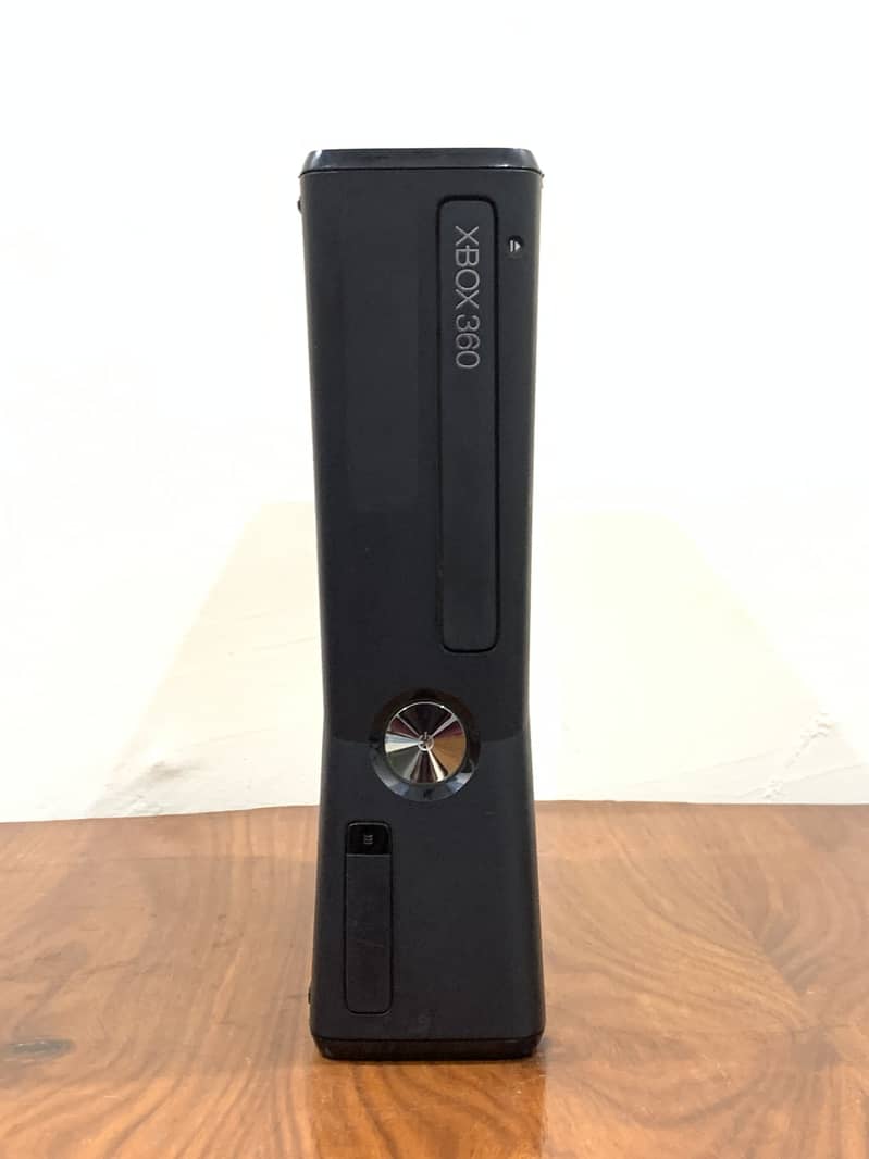 Xbox 360 Slim 6