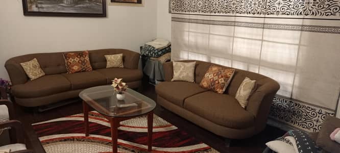 5 seater sofa set in brand new condition. branded sofas