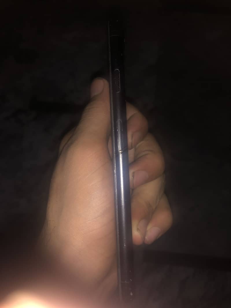 Apple iPhone 7 0