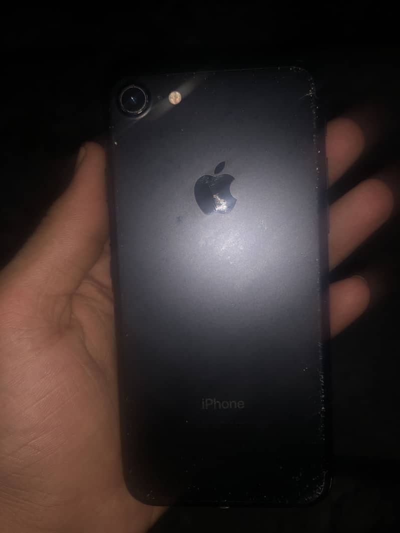 Apple iPhone 7 1