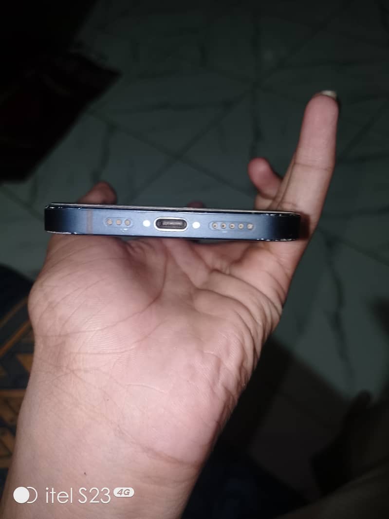 Apple iPhone 12 2