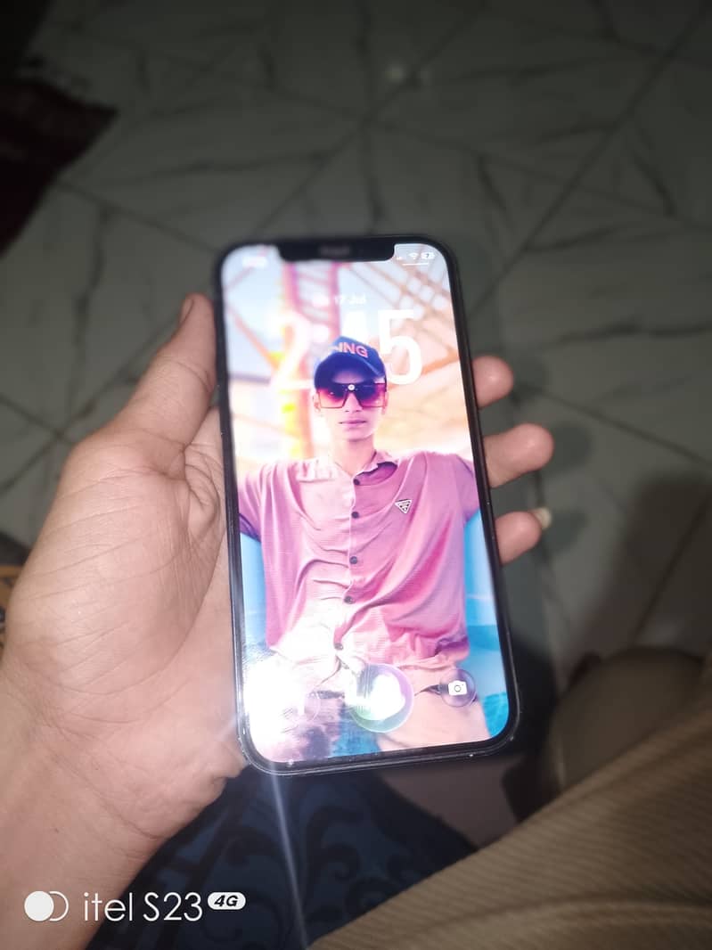 Apple iPhone 12 3
