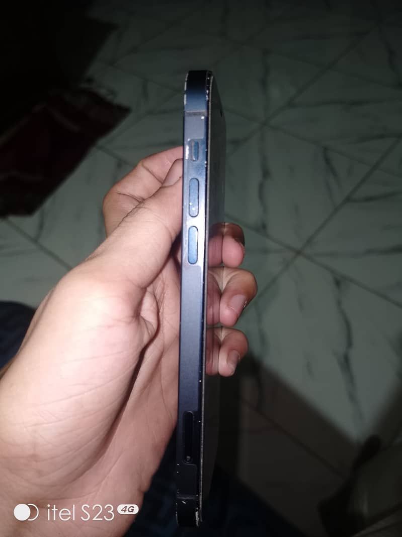 Apple iPhone 12 8