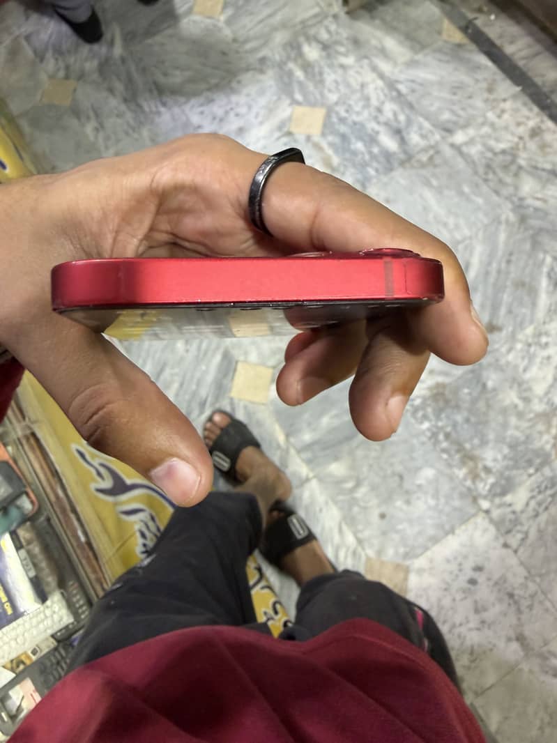 Apple iPhone 13 2