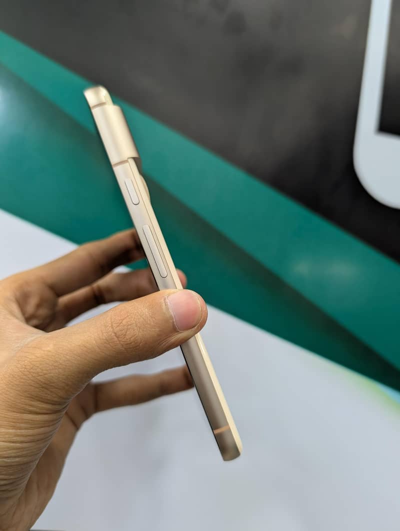 Google Pixel 8 4
