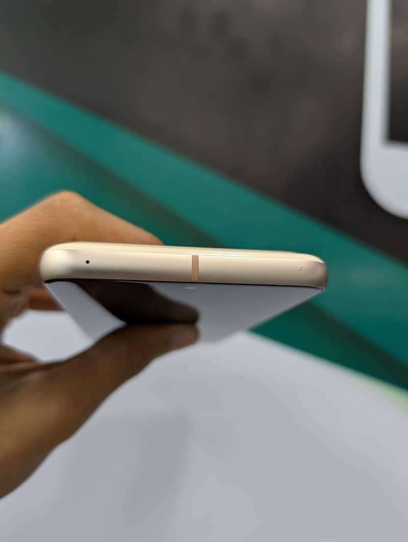 Google Pixel 8 5