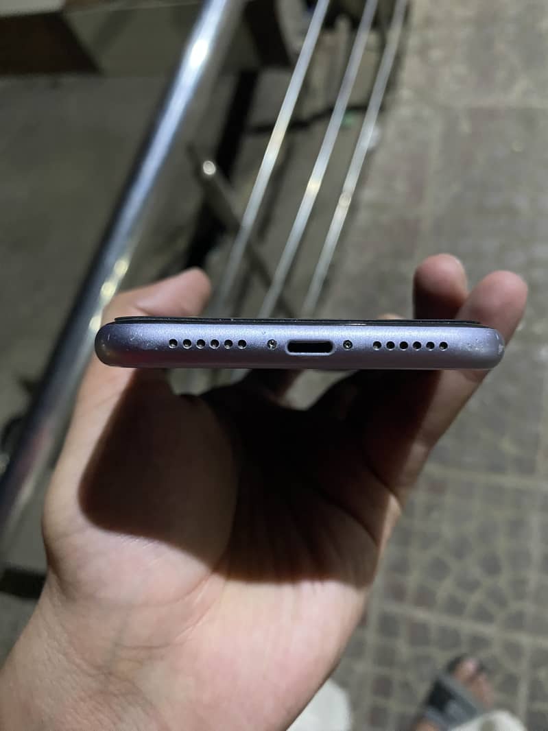 Apple iPhone 11 8