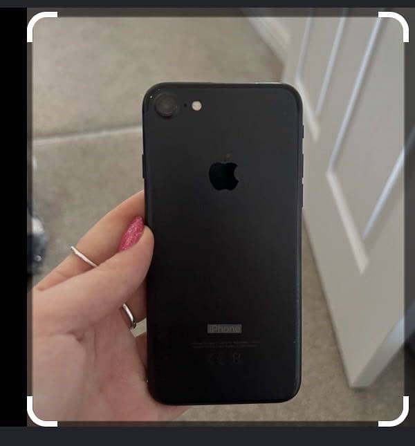 Apple iPhone 7 plus 1