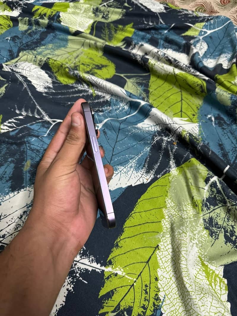 14 pro 3
