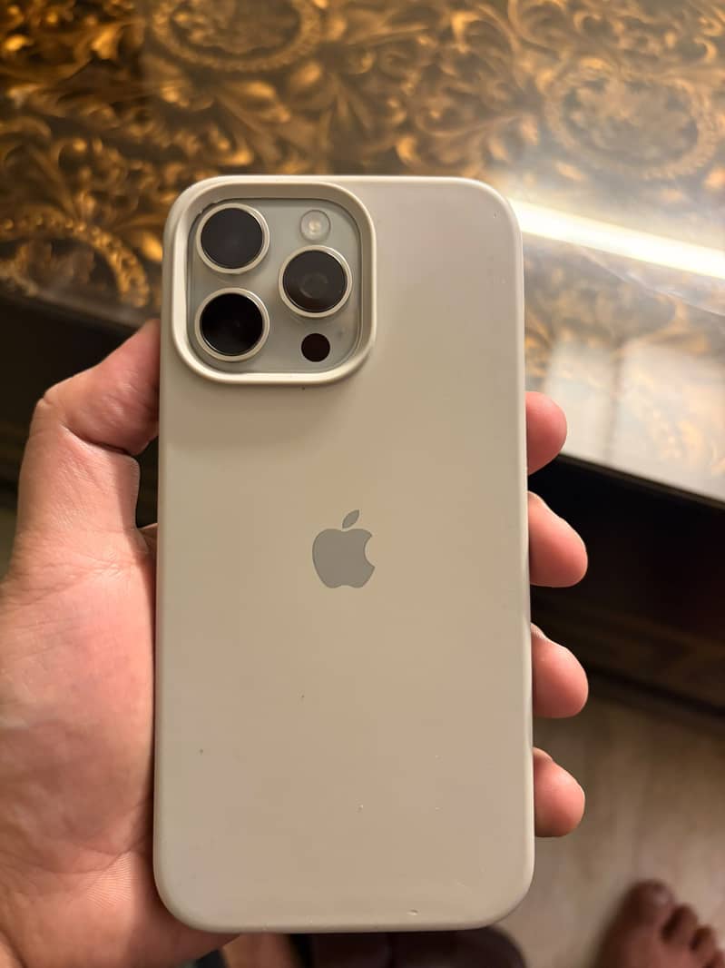 Apple iPhone 15 Pro Max 1