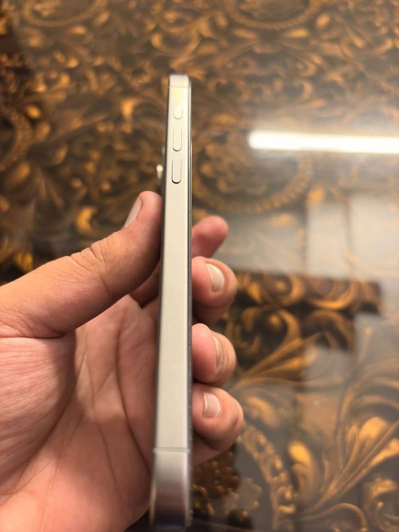 Apple iPhone 15 Pro Max 8