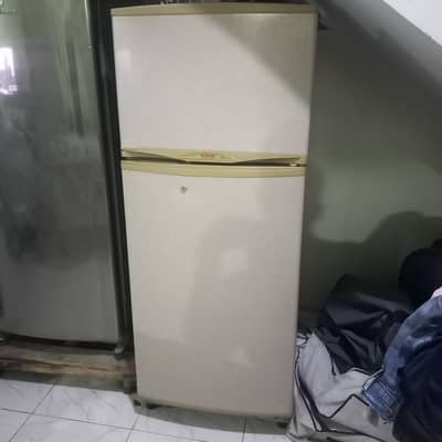 Fully functional Singer Fridge for sale