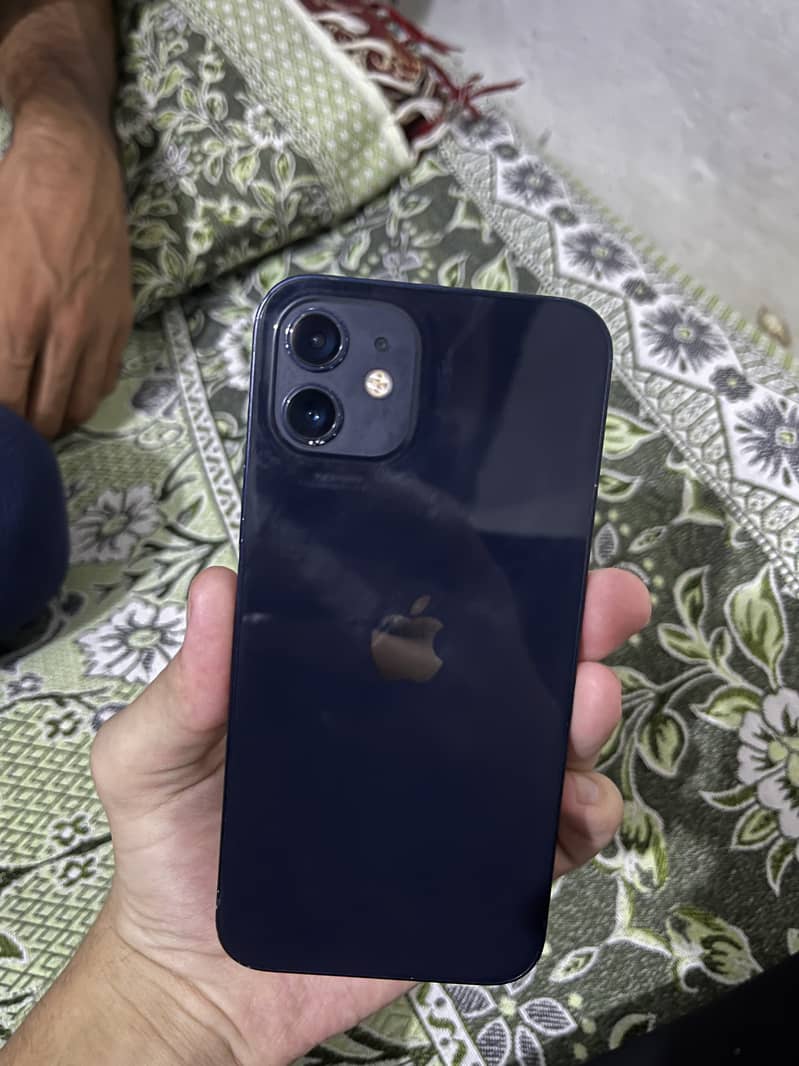 Apple iPhone 12 6