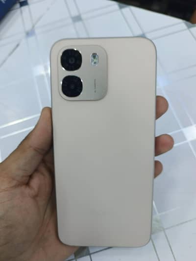 OPPO A6 (256GB) LUSH CONDITION