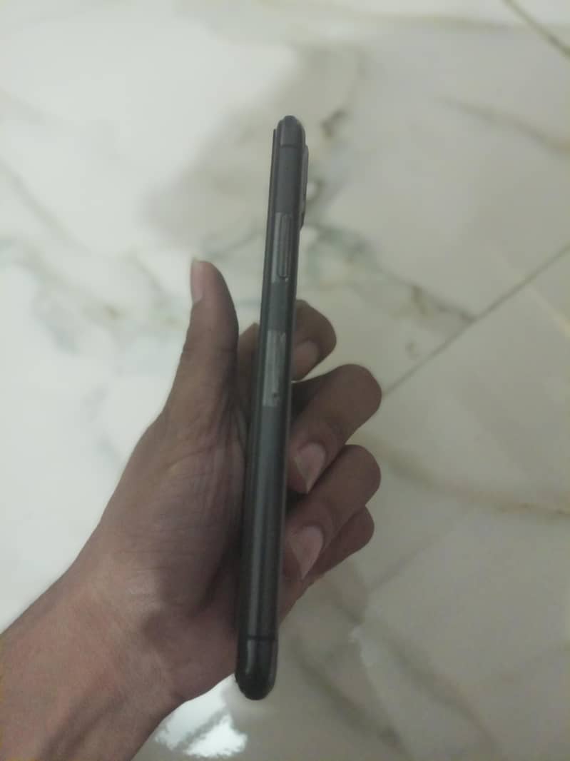 Apple iPhone X 3