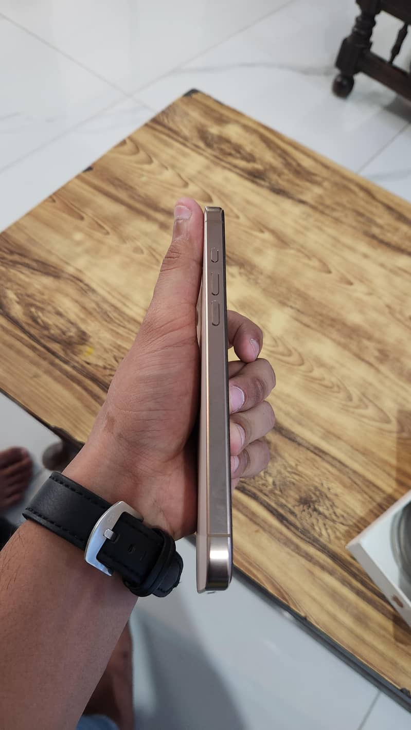 iphone 16 pro max 5